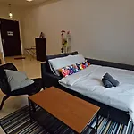 Cozy 2Br Tritower Suite Near Jb Ciq Jbcc & Capri