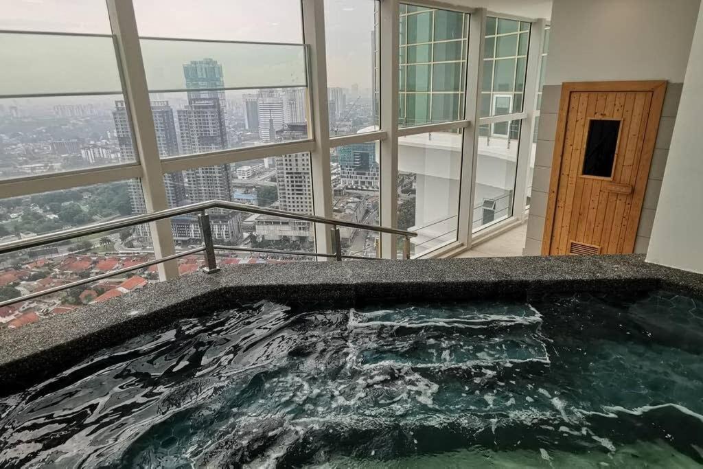 Cozy 2br Tritower Near Jb Ciq Jbcc & Capri Pangsapuri