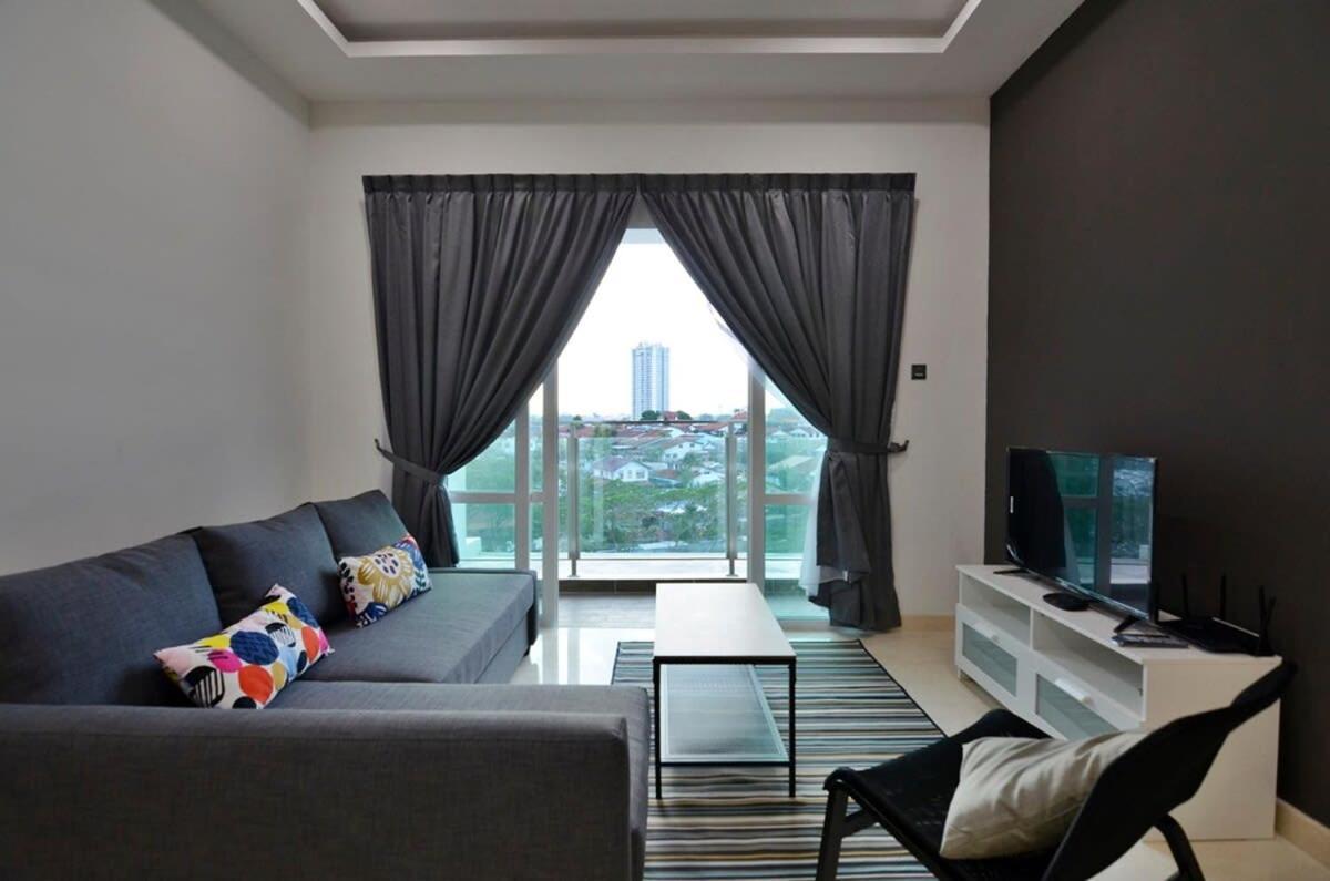 Cozy 2br Tritower Near Jb Ciq Jbcc & Capri *